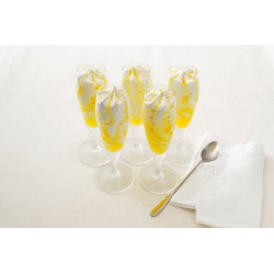 Glace au citron marbrée de limoncello en flûte verre 100 g