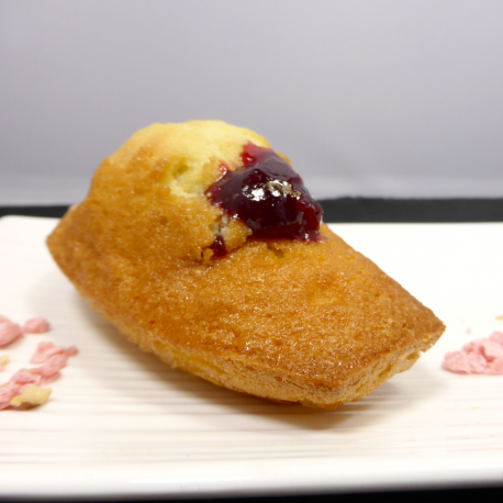 Madeleine fourrage framboise cuit surgelé 60 g