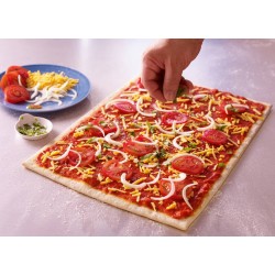 Pâte à pizza garnie avec une sauce tomate 830 g x 8