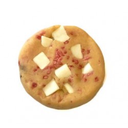 Pâte à biscuits surgelée cru avec pépites de chocolat blanc et framboise